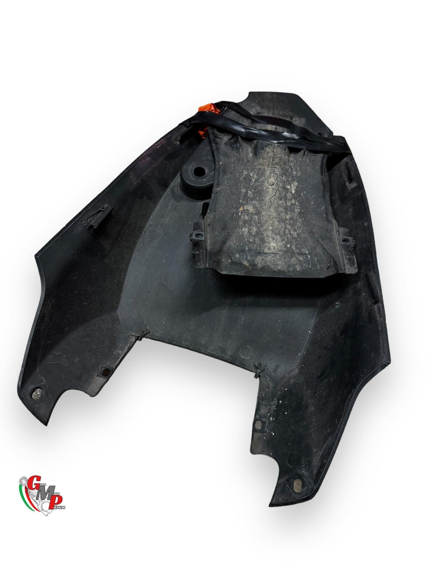 Paso de rueda bajo el asiento - Ducati