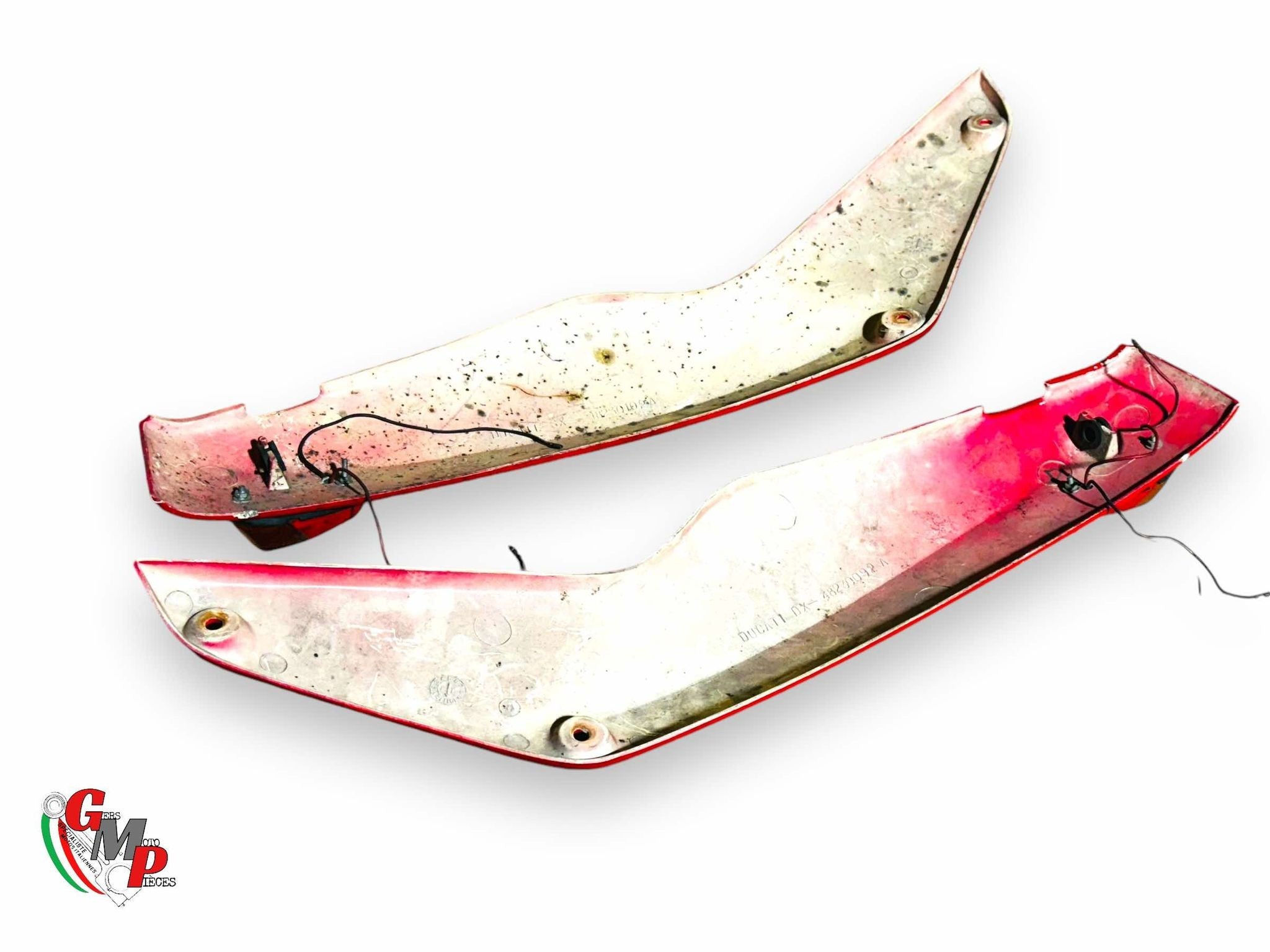 Par de paneles laterales rojos con intermitentes - Ducati Supersport 600 750 900 SS Bocina final del carburador