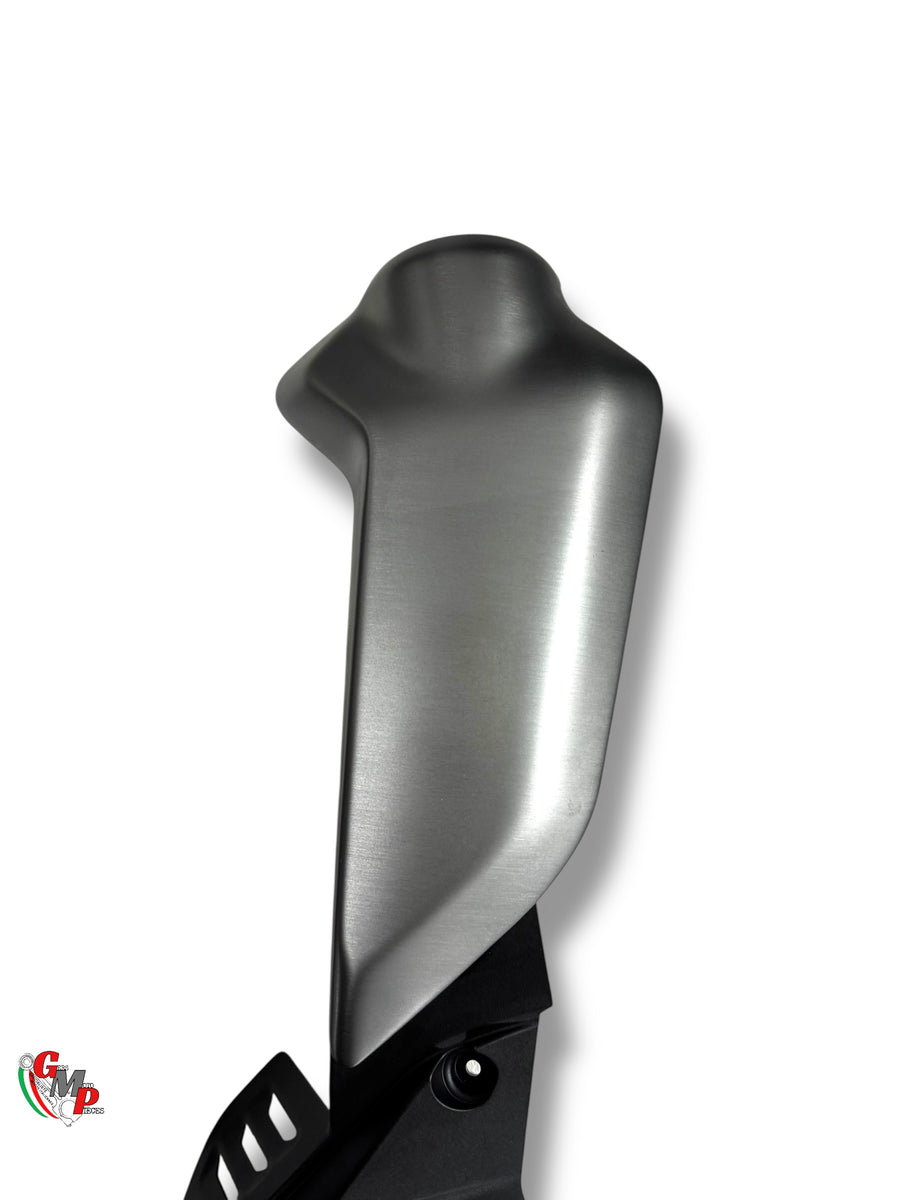 Embellecedor Lateral Derecho del Radiador - Ducati