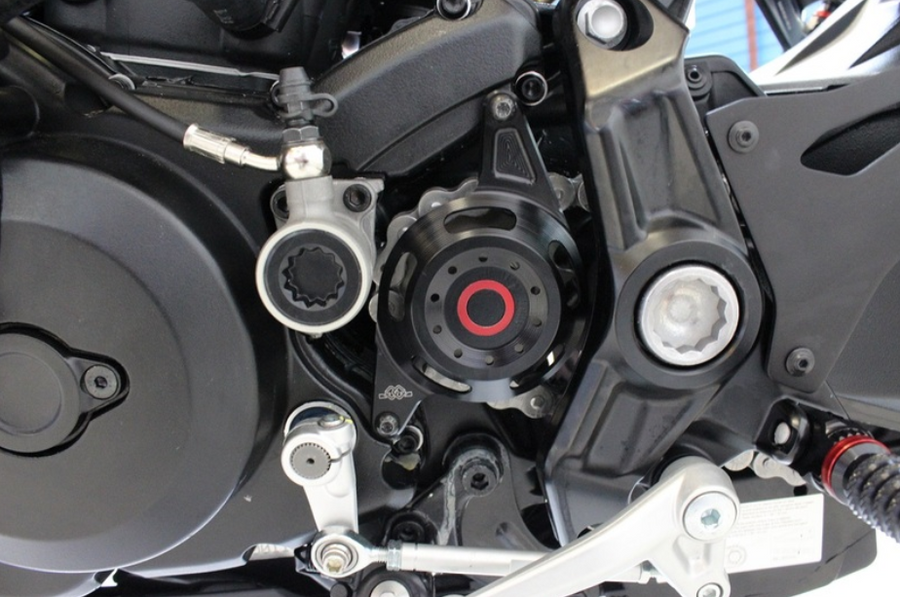 Tapa piñón racing aluminio NUEVA - Ducati