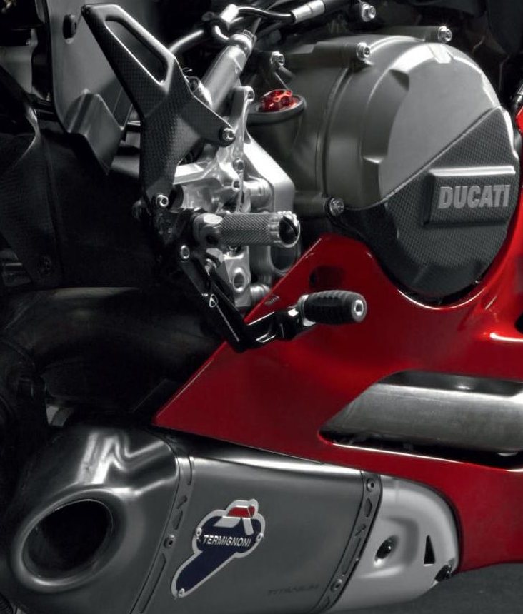 Protección de carbono para cárter de embrague - Ducati