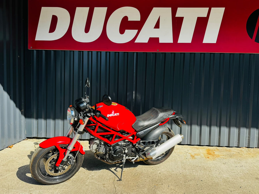 Ducati Monster 695 5400kms