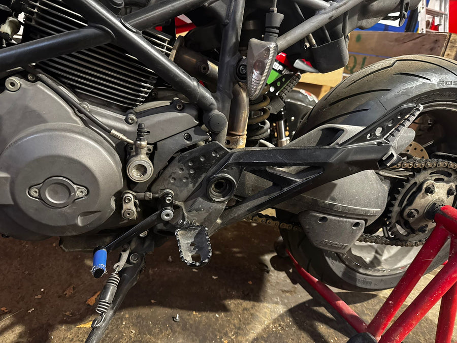 Plataforma reposapiés izquierda con selector - Ducati
