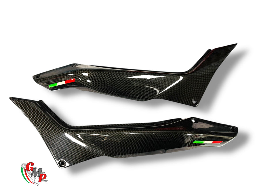Tapa bajo asiento de carbono - Ducati