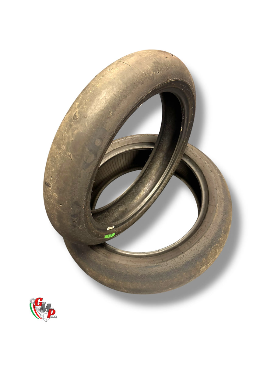 Juego de neumáticos Pirelli Superbike 120/70-17 200/60-17 de 2023