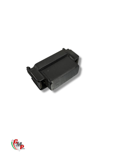 Tapa cubrefusibles negra - Ducati