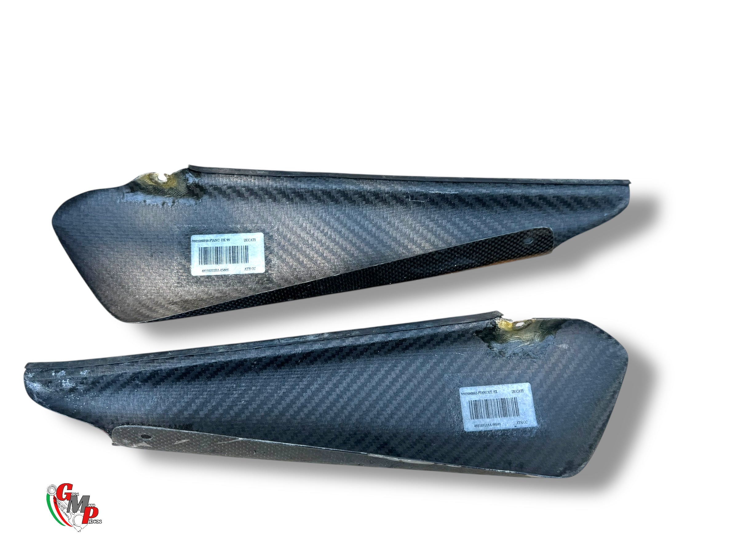Cache sous selle carbone - Ducati