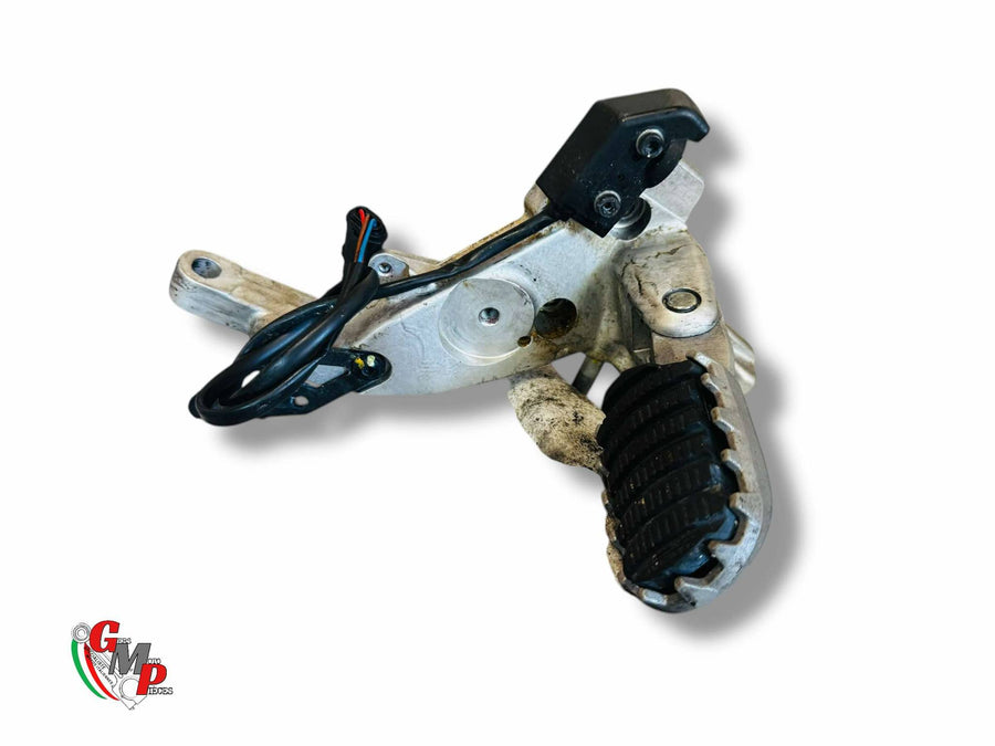 Reposapiés delantero derecho - Ducati